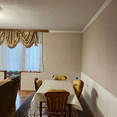 Kuca Za Najam Na Mahmutovcu Vikendica