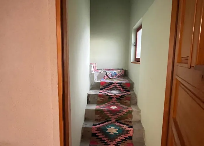 Kuca Za Najam Na Mahmutovcu *